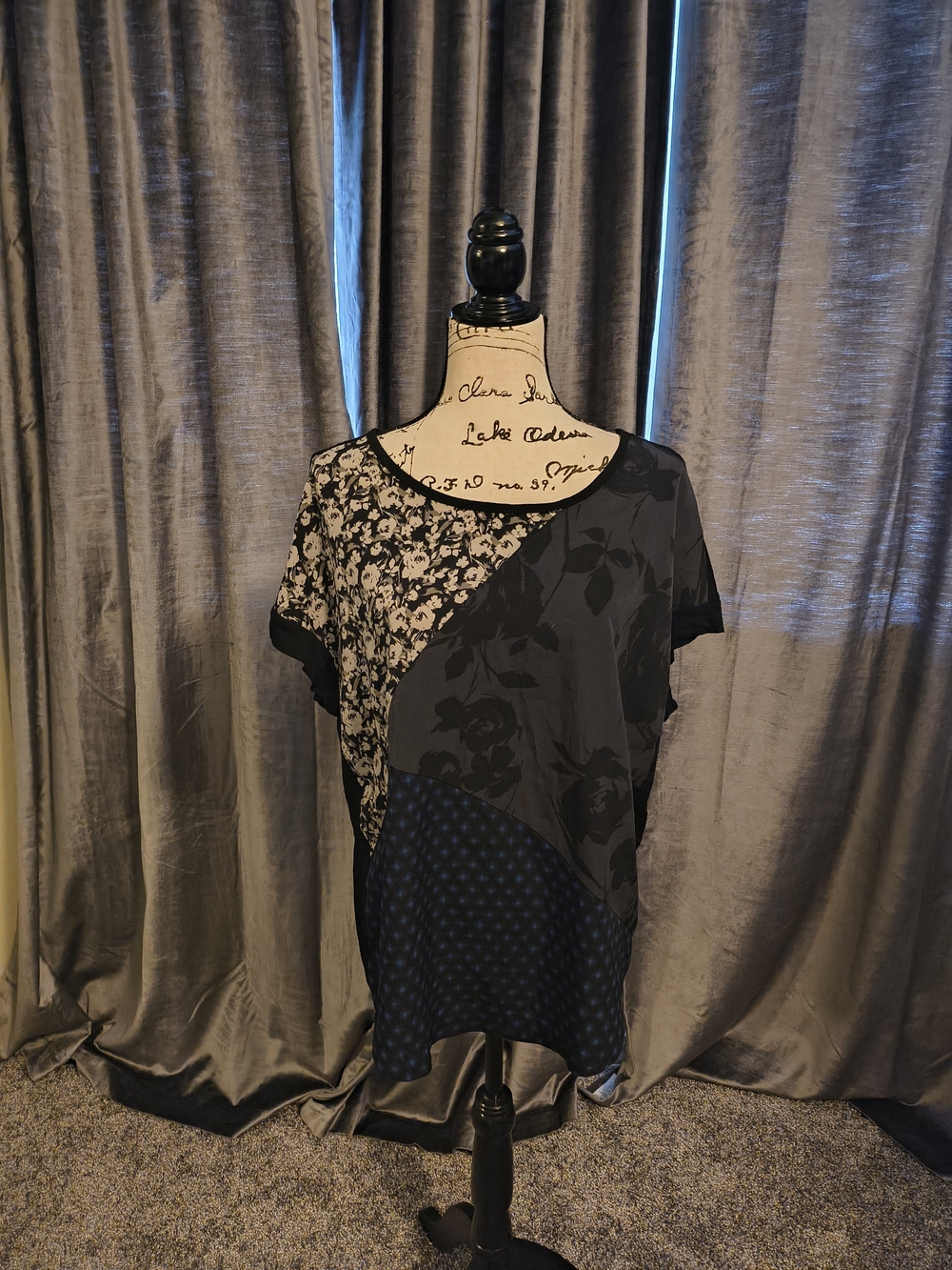 Lane Bryant Black and Gray Mixed Print Short-Sleeve Top